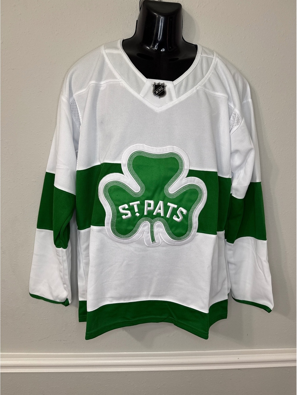 Toronto Maple Leafs Jersey Size Men’s Small
